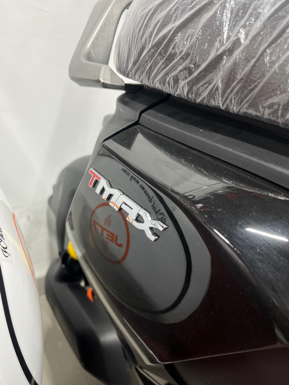 NIU Tmax